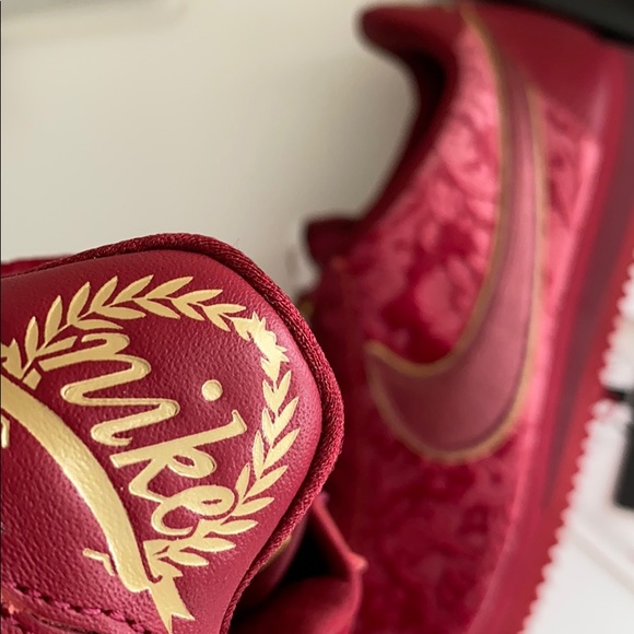 NWT Nike Cortez special edition red - Picture 8 of 9